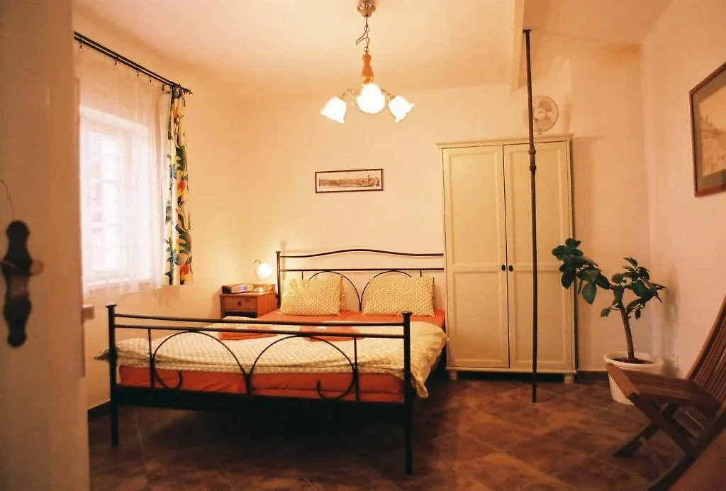 U Zlateho Konicka / The Golden Horse House 3*, Prag Tjeckien